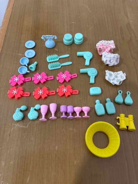Photo of free Small doll (Barbie?) accessories (Braybrooke Road, Hastings TN34) #1