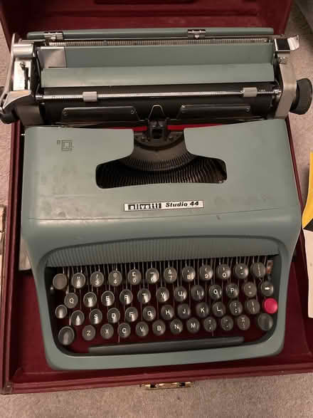 Photo of free Typewriter Olivetti studio 44 (BA1) #2