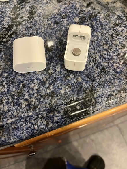 Photo of free plugs & chargers (Prospect and DeAnza) #4