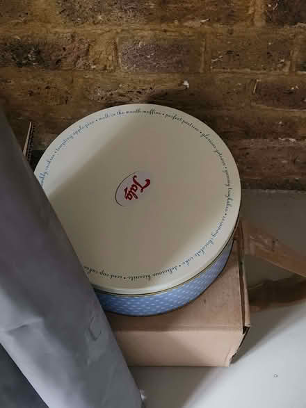 Photo of free Biscuit tin (Shoreditch E2) #1