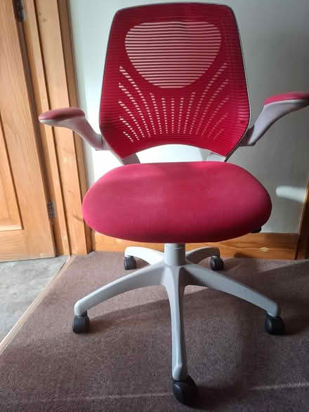 Photo of free Desk chair H97cm W65cm (BR7) #1