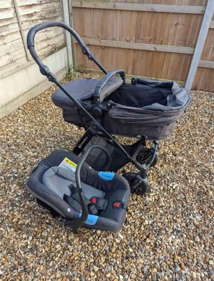Photo of free 3 in 1 travel system (ME2) #2