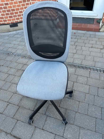 Photo of free Office chair (Shepperton tw) #1