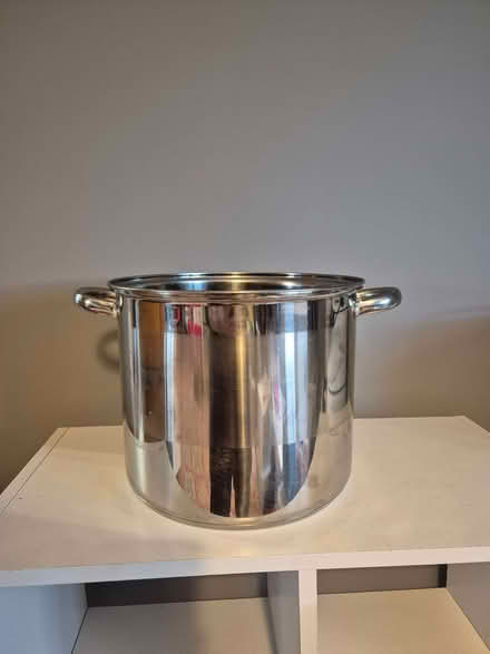 Photo of free Stock pot/ large pot (Bathgate EH54) #1