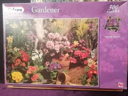 Photo of free Falcon Gardener 500 piece jigsaw puzzle (Presteigne LD8) #1