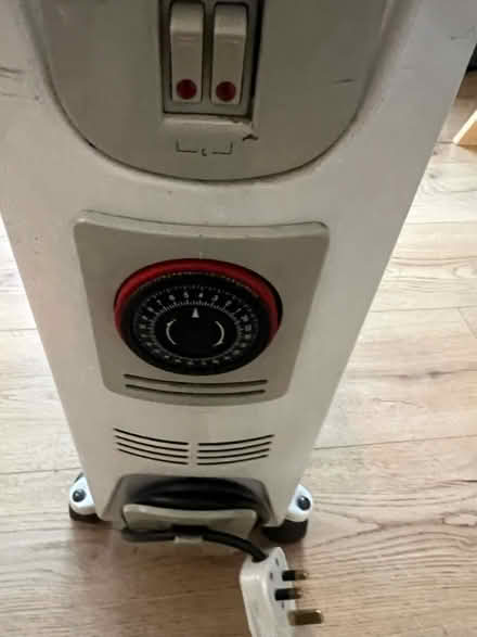 Photo of free DeLonghi Dragon Heater (CR41FL) #2