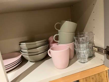 Photo of free All my plates and cups (SE1) #2