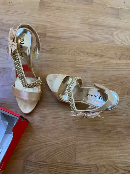 Photo of free 2 pairs of ladies shoes (SE153BS) #2