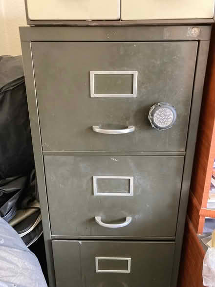 Photo of free 4 drawer metal filing cabinet (Colchester station CO4) #1