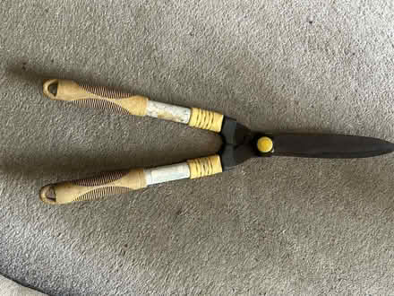 Photo of free Faulty garden shears for spares/repairs? (Monks Hill CR2) #2