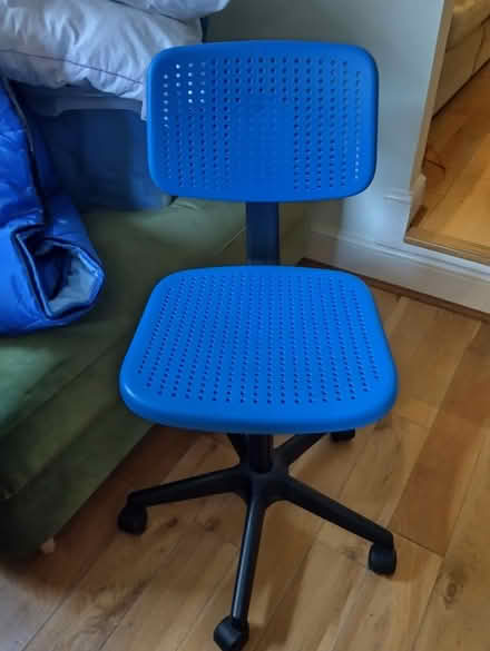 Photo of free Desk chair (Dorking. RH43) #2