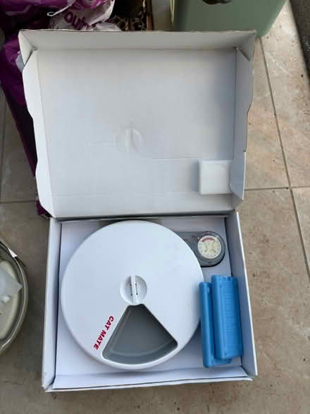 Photo of free Automatic cat feeder (Northleach GL54) #2
