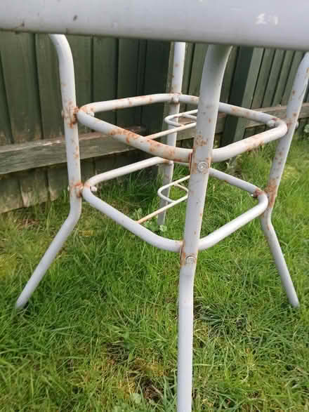 Photo of free Old garden table (Charlton Kings GL53) #3