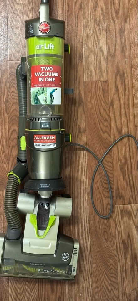 Photo of free Hoover upright vacuum cleaner (Valencia Avenue, Sunnyvale) #1
