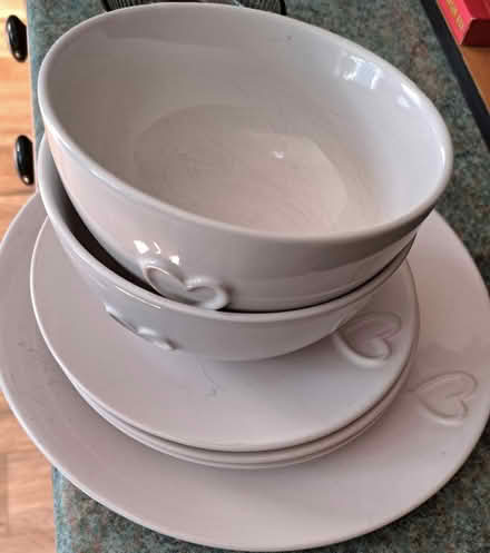 Photo of free Incomplete set of plates & bowls (S41. Chesterfield) #2