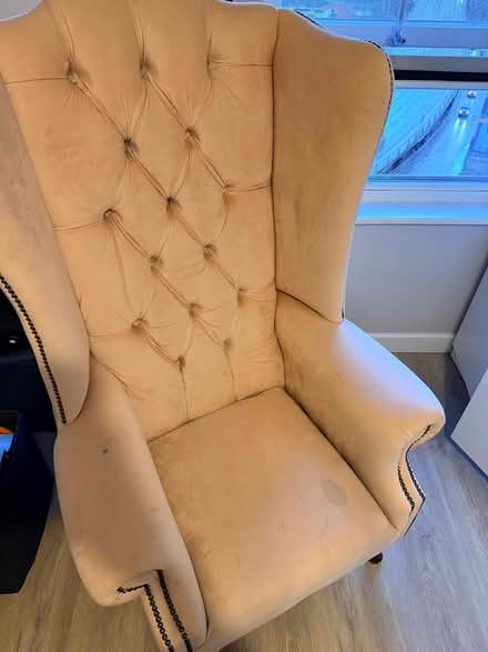 Photo of free Pink velvet armchair (CR0, Croydon High st.) #1