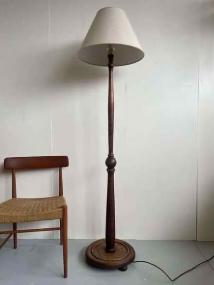 Photo of Traditional wooden floor lamp (Sothall S20) #1