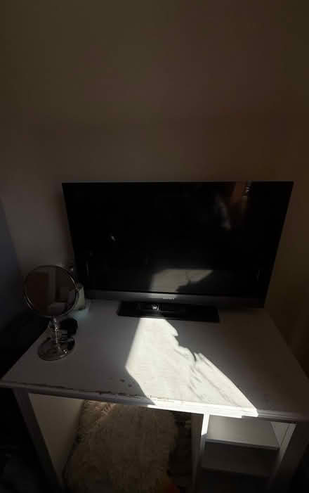 Photo of free Desk (Lewsey farm luton LU4) #2