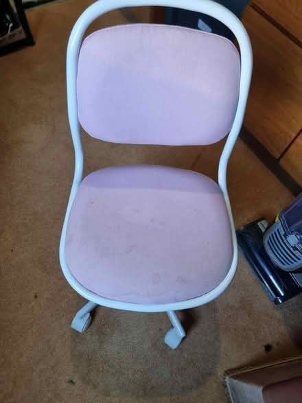 Photo of free Kids chair (Harrow Weald HA3) #1