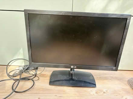 Photo of free LG screen and charger (KT2 Norbiton) #1