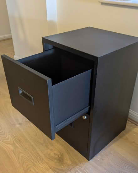 Photo of free Filing cabinet, metal (Wapping E1W) #2