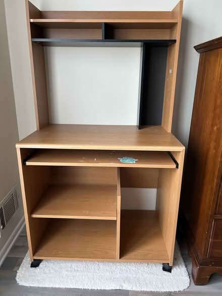 Photo of free Computer desk/ Pick up in Highlands (Leonardo/Middletown) #1