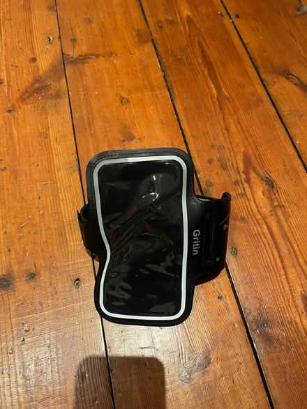 Photo of free Running Arm Band Phone Case (Woodlands TW7) #1