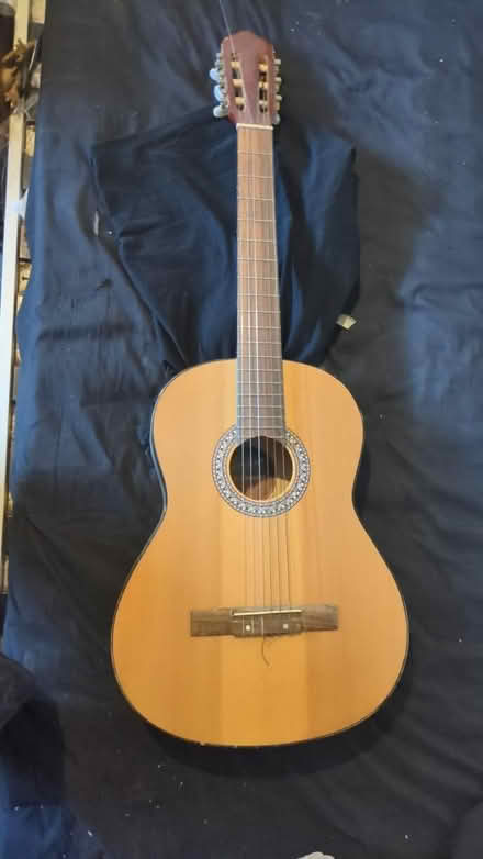 Photo of free Broken/cheap guitars 3 total (Crosspool S10) #3