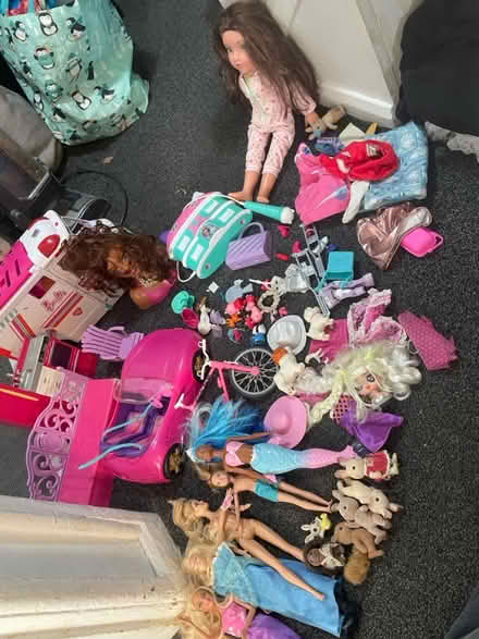 Photo of free Barbie gabby and baby born bit (Morden SM4) #1