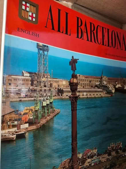 Photo of free Glossy little books from Spain (Wellington Village) #3