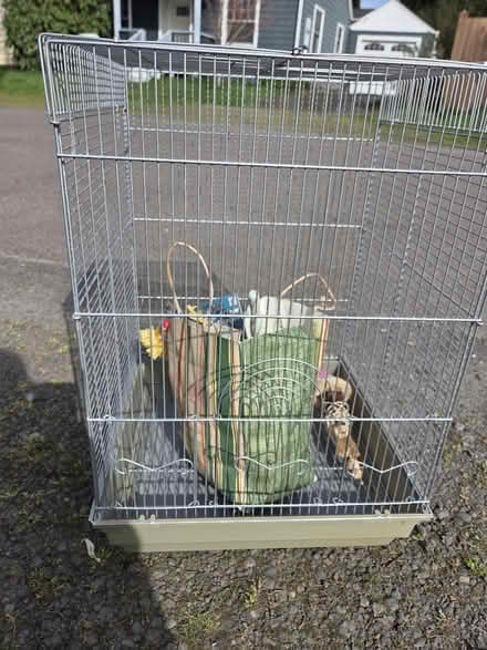 Photo of free Bird cage and bird toys (Milwaukie, Ardenwald) #1