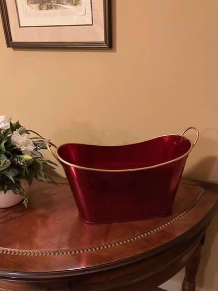 Photo of free small rug and container (Silver Spring Forest Glenn) #2