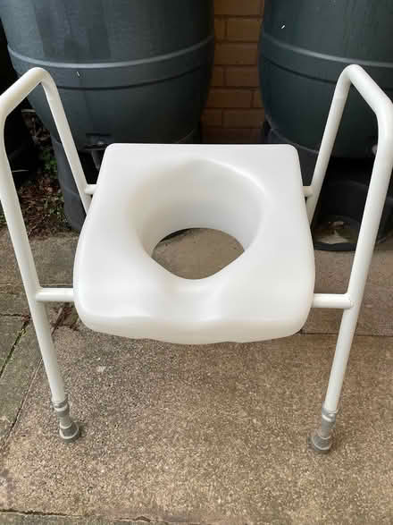 Photo of free Toilet seat and frame (PR4 2AY) #1