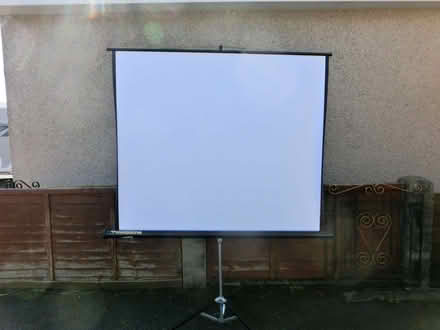 Photo of free Projector screen and stand (High Bentham LA2) #1