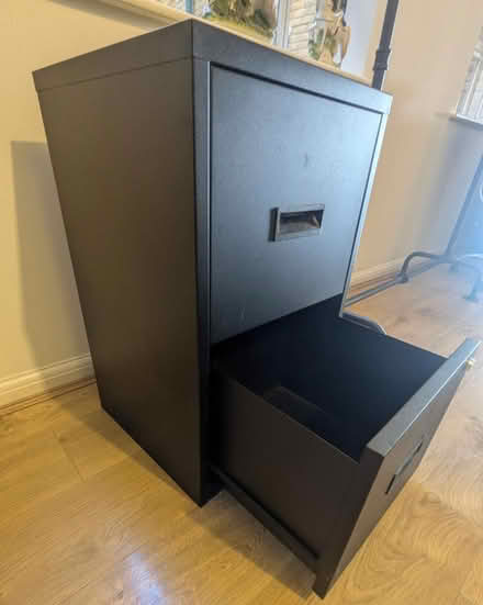 Photo of free Filing cabinet, metal (Wapping E1W) #1