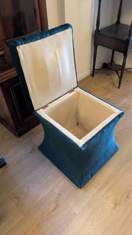 Photo of free Stool with inner storage space (Wapping E1W) #4