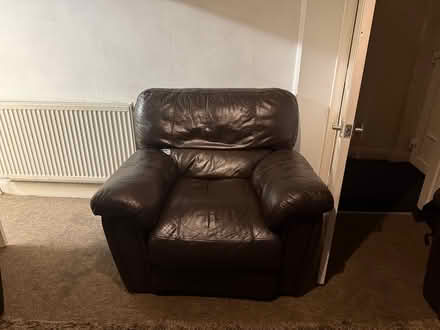 Photo of free Electric couch set (Tividale Oldbury b69) #1