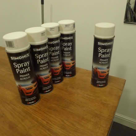 Photo of free white primer spraypaint (Cowley OX4) #1
