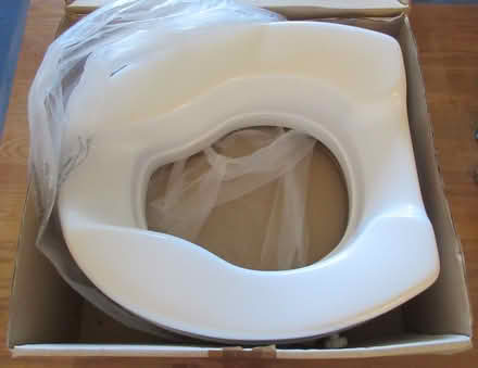 Photo of free 4inch raised toilet seat (Kingsway) #2