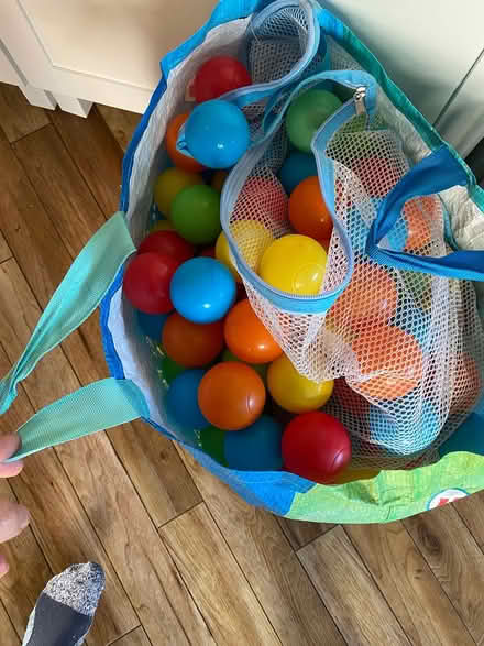 Photo of free Plastic balls & pop up ball pit (Finchley N3) #1