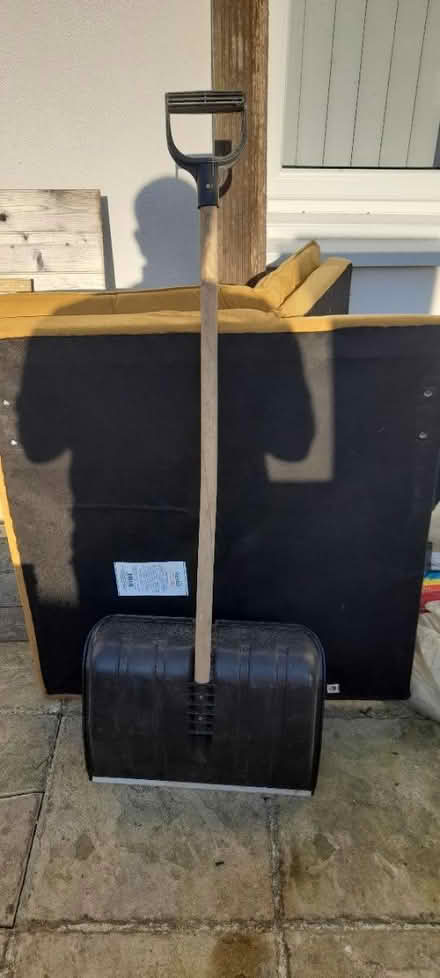 Photo of free Draper Snow Shovel (Farnborough GU14) #2