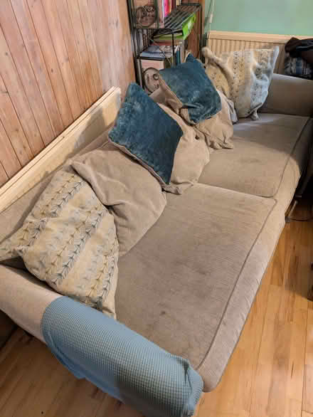 Photo of free Cream sofa (Northcourt OX14) #1