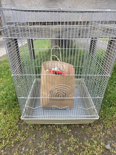 Photo of free Bird cage and bird toys (Milwaukie, Ardenwald) #1
