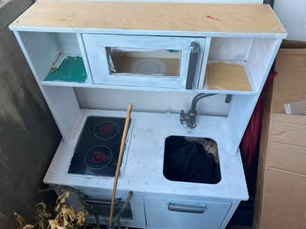 Photo of free IKEA play kitchen (SE11) #1