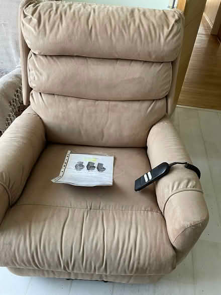 Photo of free Rise and recline armchair (Dousland) #1