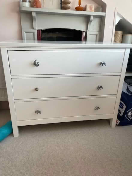 Photo of free Small chest of drawers (Putney, SW15) #1