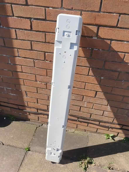 Photo of free 4ft fluorescent double batten light (Blackwood NP12) #4
