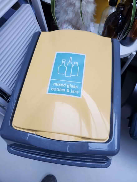 Photo of free Glass bin (Shoreditch E2) #1