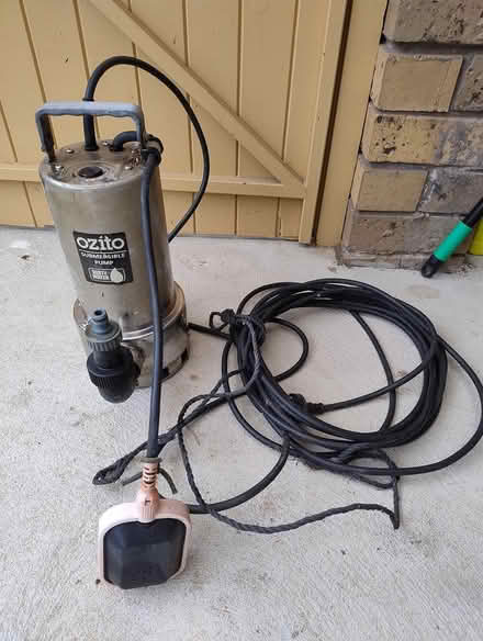 Photo of free Pump/Vacuum cleaner/Grinder (Mitcham) #1