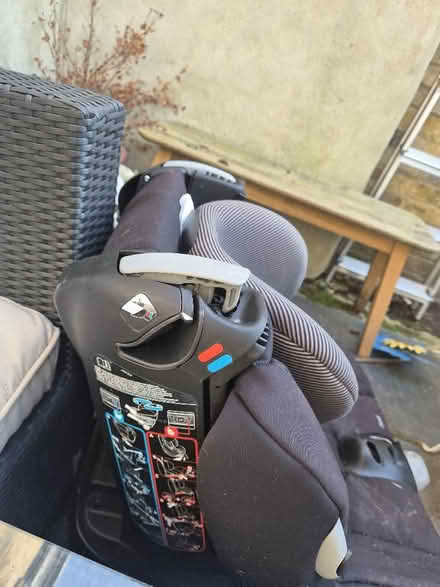 Photo of free Maxi Cosi car seat (Wormholt W12) #2